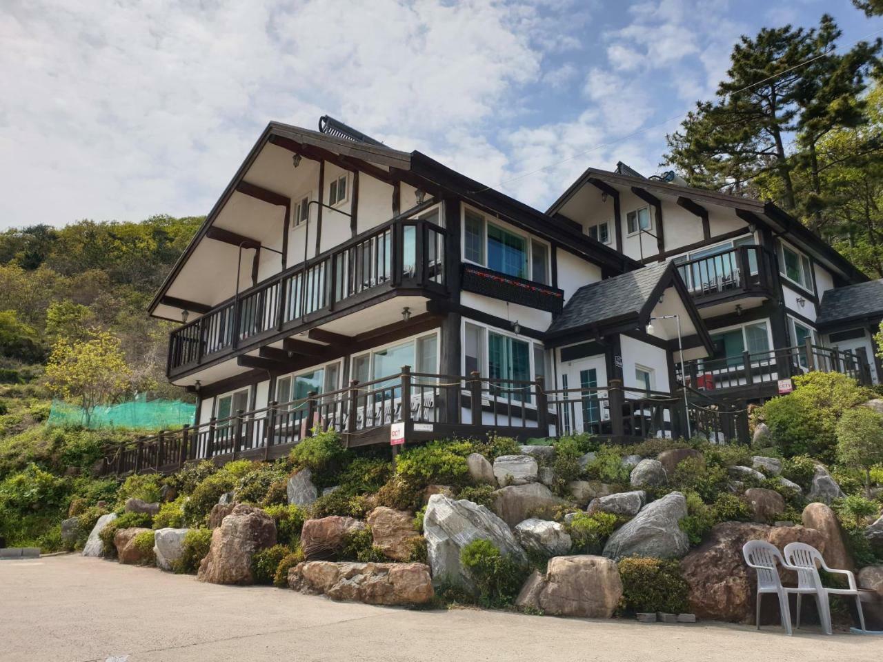 Tongyeong Yehyang Pension 外观 照片